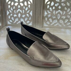 NEW Apt. 9 Silver Metallic Flats Loafers Women’s Shoes Pointy Toe SZ 9